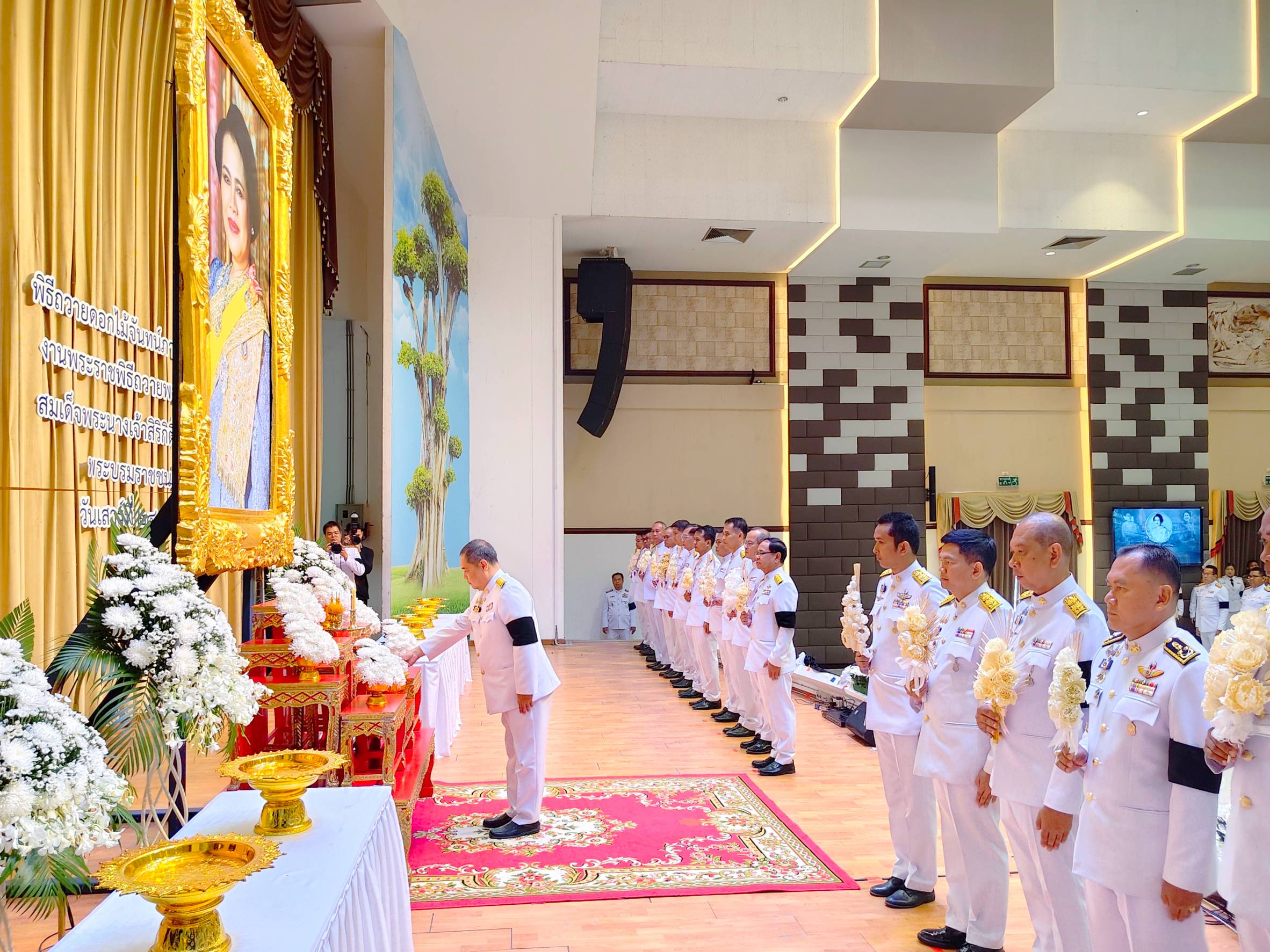 title - วันเสาร์ที่ 24 ตุลาคม 2569 เจ้าหน้าที่ สำนักงานการปฏิรูปที่ดินจังหวัดบุรีรัมย์ ร่วมกิจกรรมเนื่องในวันคล้ายวันสวรรคต สมเด็จพระนางเจ้าสิริกิติ์ พระบรมราชินีนาถ พระบรมราชชนนีพันปีหลวง และการจัดพิธีถวายดอกไม้จันทน์ภาคประชาชนตัวแทน งานพระราชพิธีถวายพระเพลิงพระบรมศพ สมเด็จพระนางเจ้าสิริกิติ์ พระบรมราชินีนาถ พระบรมราชชนนีพันปีหลวง